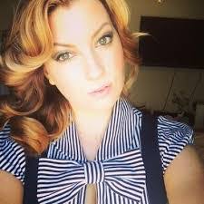 Heidi Searle's Instagram, Twitter & Facebook