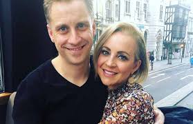 Carrie bickmore started a career as a newreader for nova 92.9fm in perth as a fill in for since 2009 bickmore has been the newsreader for the 7pm project (now the project) alongside. Carrie Bickmore Says She Didn T Sleep For 3 Weeks After Birth Of Third Child