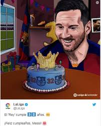 Un alfajor con una vela sirvió como pastel de cumpleaños y varios regalos de lo más curioso, como una botella de agua bendita, otra de vino, un frasco de. Foto 12 Las Mejores Felicitaciones A Lionel Messi En Su Cumpleanos Diez Diario Deportivo