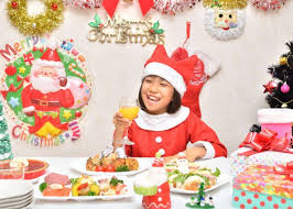 What S Christmas Like In Japan 6 Unique Ways Japanese Celebrate The Holidays Live Japan Travel Guide Japanese Christmas Traditions Japanese Christmas What Is Christmas