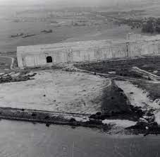 A bunker buster is a type of munition that is designed to penetrate hardened targets or targets buried deep underground,. Hitlers Bunker Baustelle Auf Der Ich Meinen Vater Fand Welt