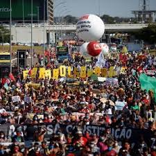 El gobierno de bolsonaro, además de la crisis sanitaria, experimenta un profundo caos político por la ola de renuncias y. Thousands Take To The Streets Of The Country In New Protests For The Impeachment Of Bolsonaro Ruetir