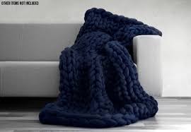 This simple tutorial for making the super trendy chunky knit blankets couldn't be any easier! Handmade Chunky Knit Blanket Grabone Nz