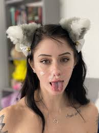 Catkitty's Face Gets Creamed