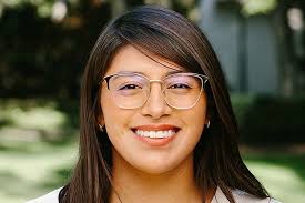 Gloria Magallanes's Instagram, Twitter & Facebook