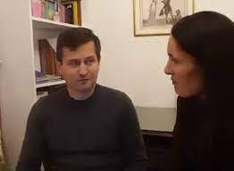 Sotul lui clotilde armand, sergiu moroianu, a fost exclus din usr prin votul unanim al conducerii partidului, in urma acuzatiilor conform carora echipa de comunicare/campanie a usr ar fi asociat imaginea formatiunii cu activistii lgbt si cu soros. Video Sergiu Moroianu Sotul Lui Clotilde Armand Si Coleg Cu Nicusor Dan Numit Membru In Comisia De Matematica A Cnadtcu Hotnews Mobile