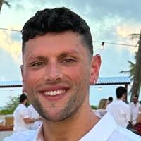 Noah Rubenstein's Instagram, Twitter & Facebook