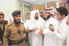 عاد حساب الداعية الإسلامي المعتقل، سلمان العودة، لنشر تغريدات على صفحته المعرفة بموقع التواصل الاجتماعي، تويتر، الخميس، بإعلان نجله، عبدالله العودة الإشراف عليها. Ø³Ù„Ù…Ø§Ù† Ø§Ù„Ø¹ÙˆØ¯Ø© ÙŠ Ø¶Ø±Ø¨ Ø¹Ù† Ø§Ù„Ø²ÙŠØ§Ø±Ø© Ø§Ù„ÙˆÙƒÙŠÙ„ Ø§Ù„Ø§Ø®Ø¨Ø§Ø±ÙŠ