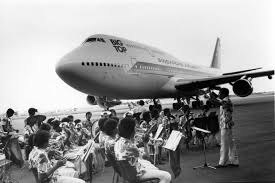 Looking at the video they shot inside, the instruments had been removed already. Farewell Boeing 747 Why It S The End For This Double Deck Wide Bodied Jet