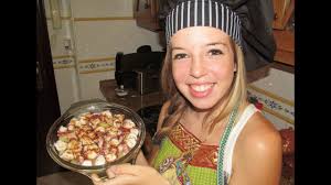 Si todavía no sabes qué cocinar como entrante en tus cenas navideñas, ésta puede ser una buena opción. Como Hacer Pulpo A La Gallega Paso A Paso Youtube