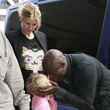 Heidi was present at the introduction with her entire family (mother erna, father gunther and the. Heidi Klum S Husband Seal To Adopt Daughter Leni For Christmas Ok Magazine