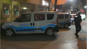 Manisa'da kardeşlerin tartışması kanlı bitti! Alasehir De Iki Aile Arasinda Silah Ve Bicakli Kavga 1 Olu 6 Yarali Son Dakika Manisa Haberleri Ntv Haber Ntv