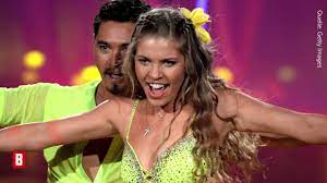 Nikita, talented young dancer, enters let's dance competition to earn money for his brother's surgery but a brief encounter with a famous singer liza, who hosts the competition, puts his chances of winning and even life at risk. Let S Dance 2016 Unverhofft Sie Ist Die Siegerin Bunte Tv Youtube