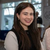 Ester Ferreira's Instagram, Twitter & Facebook