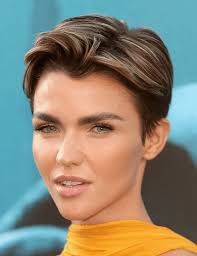 Retro hipsters are the inspiration for many androgynous hairstyles. 22 Androgynous Haircuts Ipsy