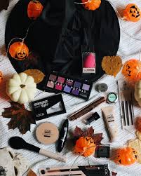 If you don't let me gut out this house and make it my own, i will go insane, and i will take you with me! Beauty Spooky Doobi Boo Lady Beetlejuice Halloween Make Up Mit Look By Bipa Starlights In The Kitchen