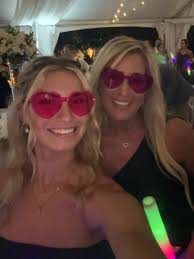 Today, I am incrediblely thankful to stand beside my mom and my  daughters—three generations united by strength, grace, and unconditional  love!!! 💕 Wishing all mothers a beautiful Mother's Day!! 🩷💞