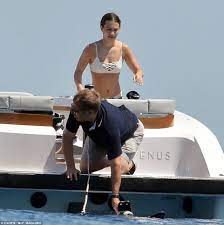 My wife is fascinated with these sorts of real life drama eve. Steve Jobs Widow Enjoys Yacht Vacation With Their Kids Daily Mail Online