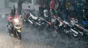 Waspada, bmkg deteksi bibit siklon tropis pemicu hujan ekstrem bmkg prediksi hujan ekstrem malam ini hingga besok: Waspada Daerah Di Jawa Barat Ini Berpotensi Hujan Disertai Angin Kencang Suara Jabar