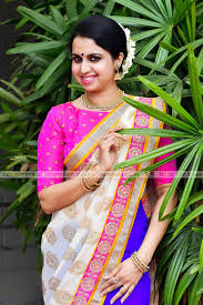 Gallery Nanaonline Mridula warrier (also known as mridula varier) is an indian playback singer from kerala. gallery nanaonline