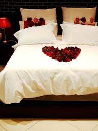 New Post Romantic Bedroom Rose Petals Visit Bobayule Trending Decors