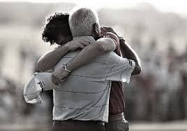 El día del abrazo fue creado en 1986 por kevin zaborney y adam olis, en estados unidos. Hoy Se Celebra El Dia Internacional Del Abrazo Cuales Son Los Beneficios De Recibir Un Abrazo Misionesonline