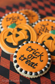 Check Out These Blog Posts For The Latest Baking Ideas And Recipes From Halloween Cookie Recipes Halloween Sugar Cookies Decorated Halloween Cookies Decorated