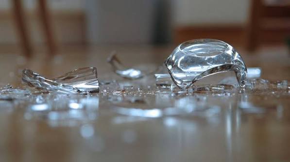 Avoid breaking glasses with professional glass management