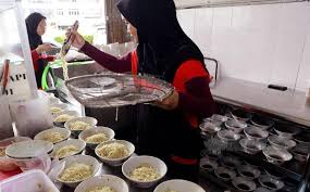 Mi kolok hj salleh sedap di kuching ni adalah mee kolok yang selalu bermain di bibir peminat mi kolok di sarawak. Pemilik Mi Kolok Haji Salleh Alu Alukan Pengumuman Pm