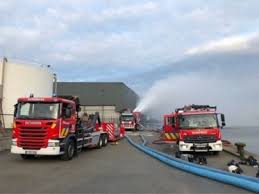 Omstreeks elf uur is een brand uitgebroken in een opslagmagazijn aan de dokter vandeperrelei in borgerhout. Brandweer Heeft Brand In Antwerpse Haven Onder Controle Ram Het Nieuwsblad Mobile
