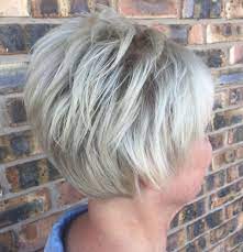 Short Feathered Hairstyle For Gray Hair Gorgeous Gray Hair Hair Styles Short Hair Styles