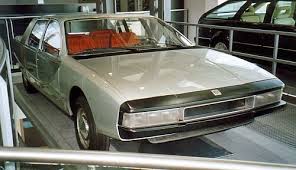 Outre une ligne aérodynamique innovante pour l'époque, elle se singularise par le moteur comotor qui est un moteur à pistons rotatifs wankel. Rotatif Club Les Modeles Automobiles Nsu