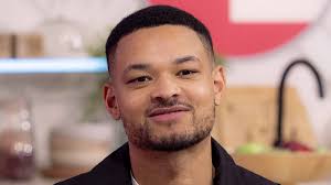 Founder of health app Zoe which was backed by Dragon's Den star Steven  Bartlett tells staff they will lose their jobs as it tries to slash costs  by 20% after 'over-expanding' team |