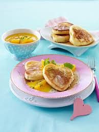 Pancake Herzen Mit Ahornsirup Und Aprikosenkompott Rezept Lecker Rezept Rezepte Vegetarische Snacks Aprikosenkompott