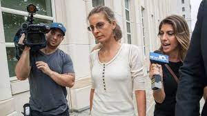 Nxivm leader keith raniere charged with possession of child pornography. Hollywood Sexkult Mit Dem Brandzeichen Die Frauen Der Gruppe Finanziell Ausnahm Stern De