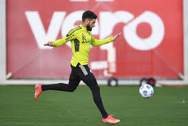 Jun 21, 2021 · in a video posted by fcinter1908 on twitter, the turkish midfielder is seen arriving at an airport in milan, preparing for his medical with inter tomorrow. Iz6rekdv4qis2m