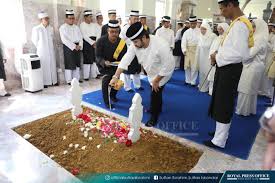 She also devoted much of her life to fighting racism. Pm Lee Attends Funeral Of Johor Sultan S Mother Today