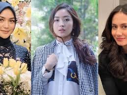 Di bawah son ye jin, member blackpink asal thailand, lalisa manoban, kembali masuk dalam daftar. 9 Selebriti Indonesia Ini Masuk Daftar 100 Wanita Tercantik Di Dunia Tahun 2020 Siapa Nih Jagoanmu Diadona Id