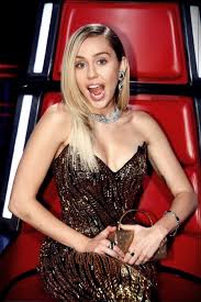 The singer just revealed on her instagram that she dyed her light brown and blonde hair platinum like her disney channel alter ego. 15 Images Showing The Evolution Of Hair In Miley Cyrus