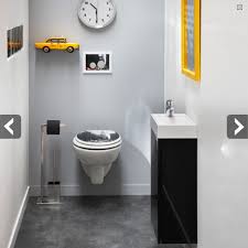 Amenagement Wc Peinture Grise Pour Agrandir L Espace Amenagement Toilettes Deco Toilettes Decoration Toilettes