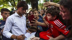 Born 10 november 1999) is a portuguese professional footballer who plays as a forward for spanish la liga club atlético madrid and the portugal national team. Pai De Felix Revela Sim O Joao Ja Falou Com Simeone
