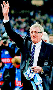 Colin bell mbe (26 february 1946), is an english former football player who was born in hesleden, county durham, england. Vt5tna6ecddqm