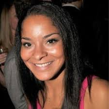 Shelley Rowland's Instagram, Twitter & Facebook