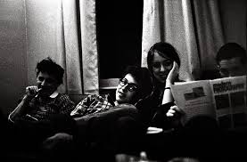 15 Vintage Photos Of Pete Seeger, Bob Dylan, And Other Folk Legends From  The '60s And '70s