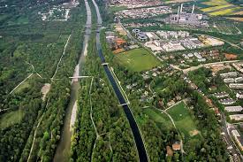 Munchen Und Umgebung Von Oben Aus Dem Zeppelin 2 Von Der Allianz Arena Uber Unterfohring Nach Oberfohring Bild 51998 Erde In Bildern