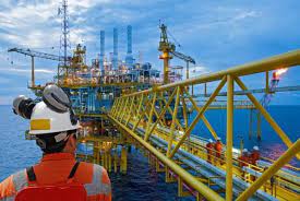 Types Of Marine Jobs: Oil Rig Roughneck