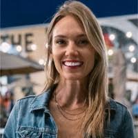 Stephanie Barton's Instagram, Twitter & Facebook