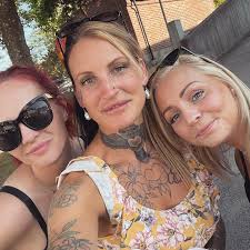 Tack alla goa vänner & Stäme Holstein för en superhärlig Midsommardagsrunda  igår! ⭐️ #midsommar #midsommardagsrundan #midsommardagsrundan2023  #stämeholstein #familjenstark #cadillac #cruising #jänketräff #jänkevlogg  #finabilar #vänner #fest ...