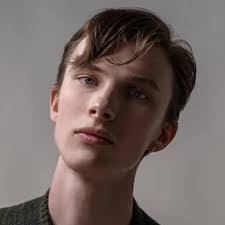 Niko Nelson's Instagram, Twitter & Facebook