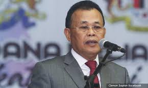 Conform convenției, menteri besar este liderul partidului majoritar sau al celui mai partidul menteri besar va avea în mod normal o majoritate în adunarea legislativă, iar disciplina partidului este excepțional de puternică în politica. Malaysiakini Johor Mb Explains Batam Visit Amid Toxic Crisis At Home